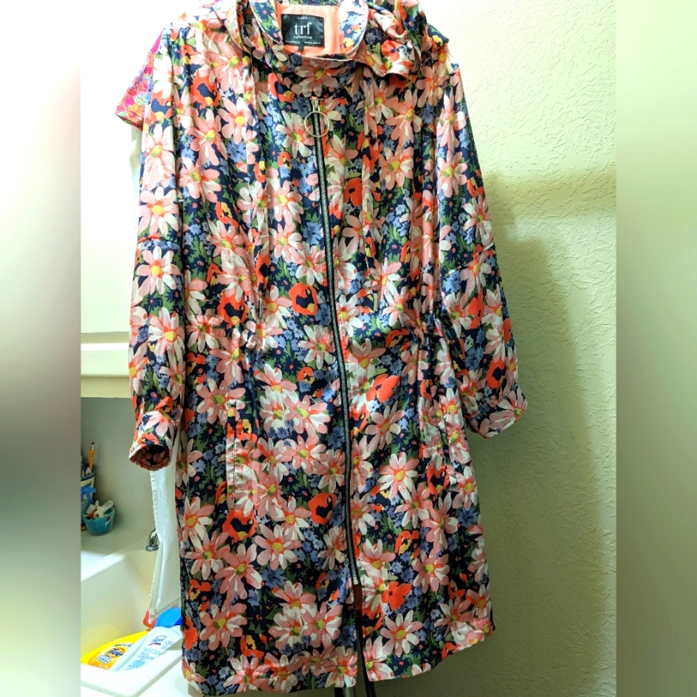 Zara Floral Light Coat/Windbreaker, Medium. Like New